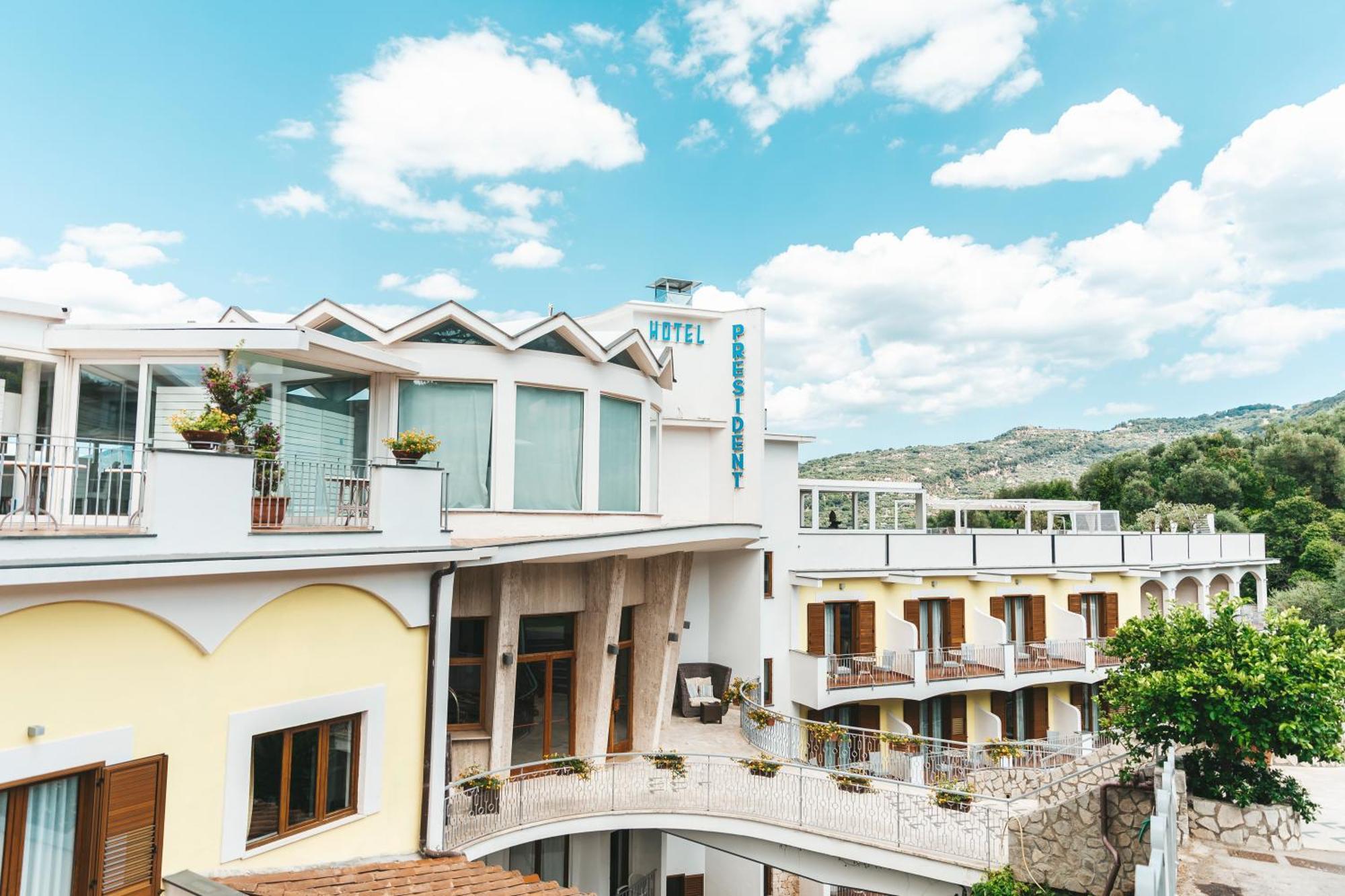 Grand Hotel President Sorrento Esterno foto