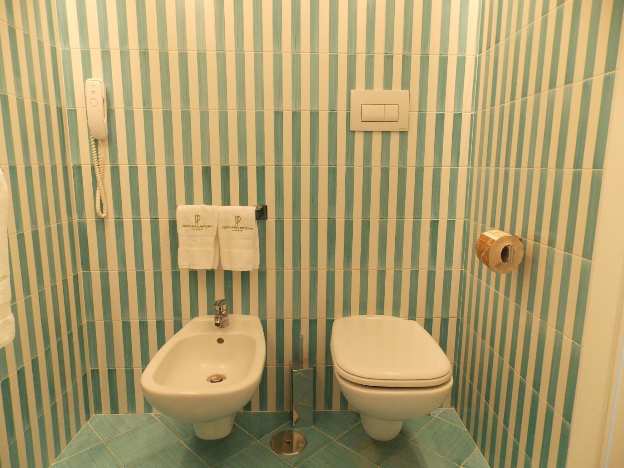 Grand Hotel President Sorrento Esterno foto