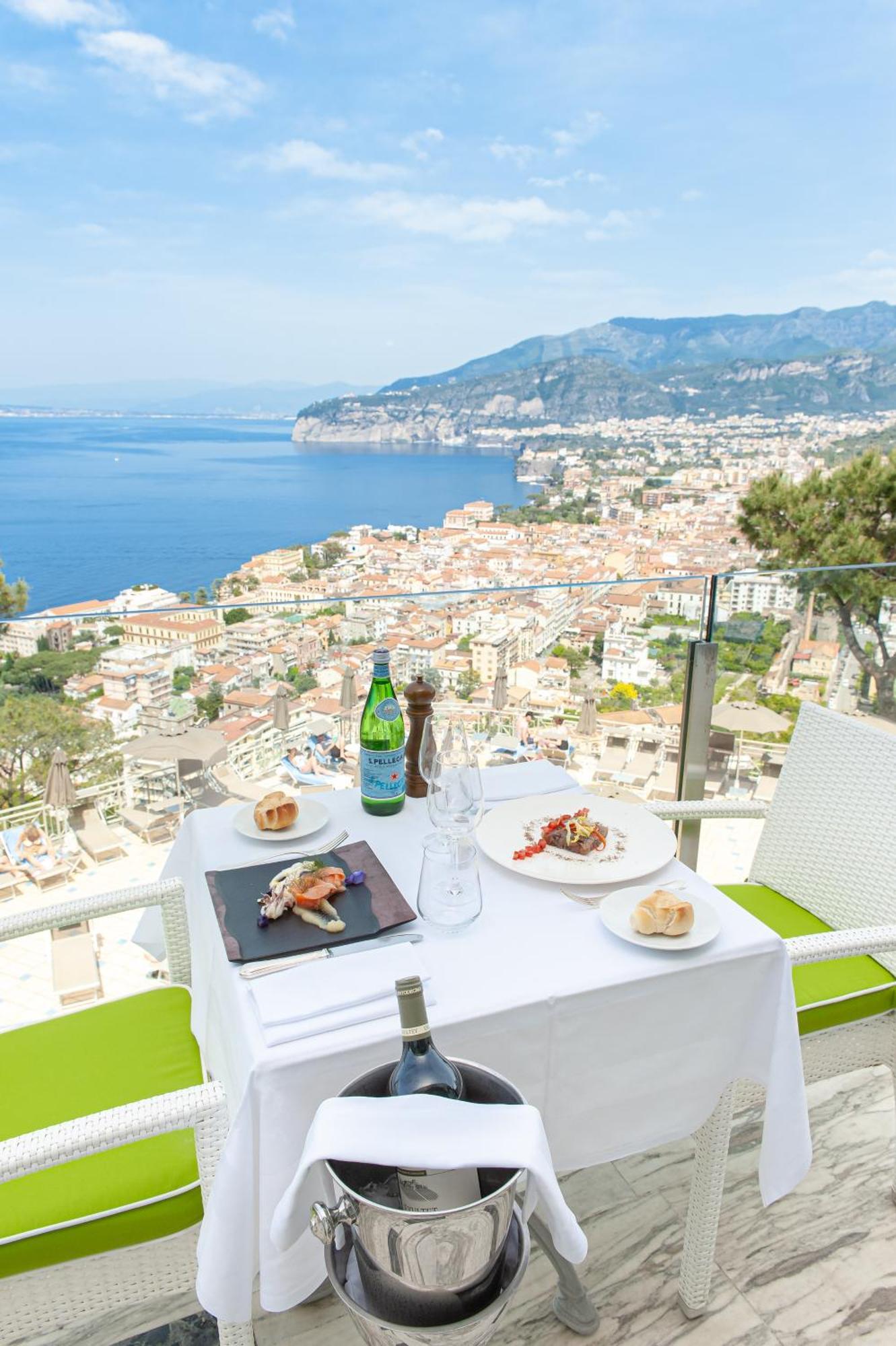 Grand Hotel President Sorrento Esterno foto