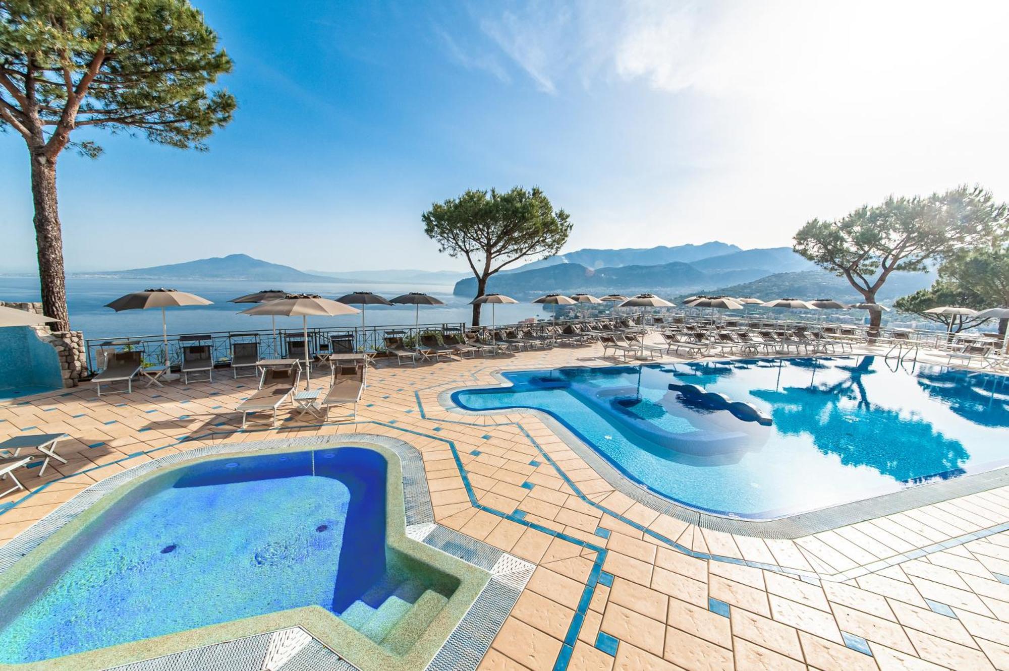 Grand Hotel President Sorrento Esterno foto